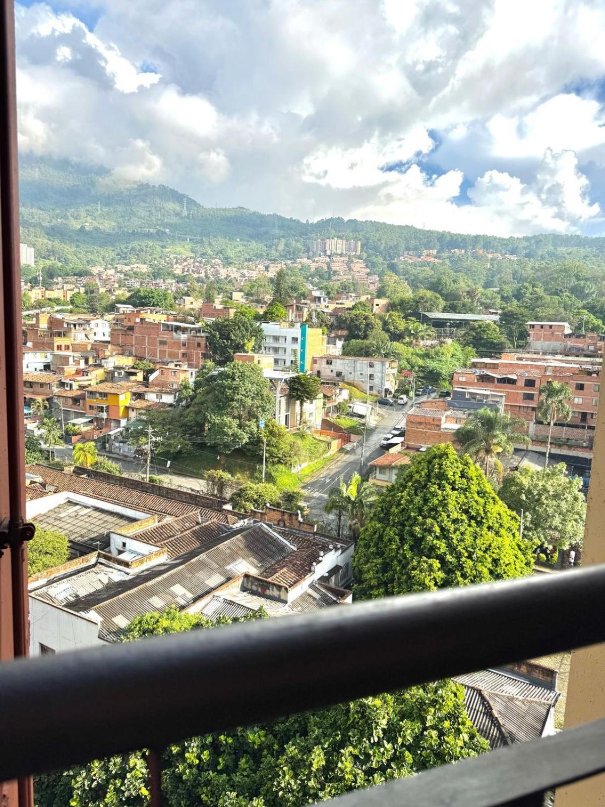 Zona Rosa De Medellin, Ubicacion Cerca De Centros Comerciales Y Tranvia Del Metro Apartamento